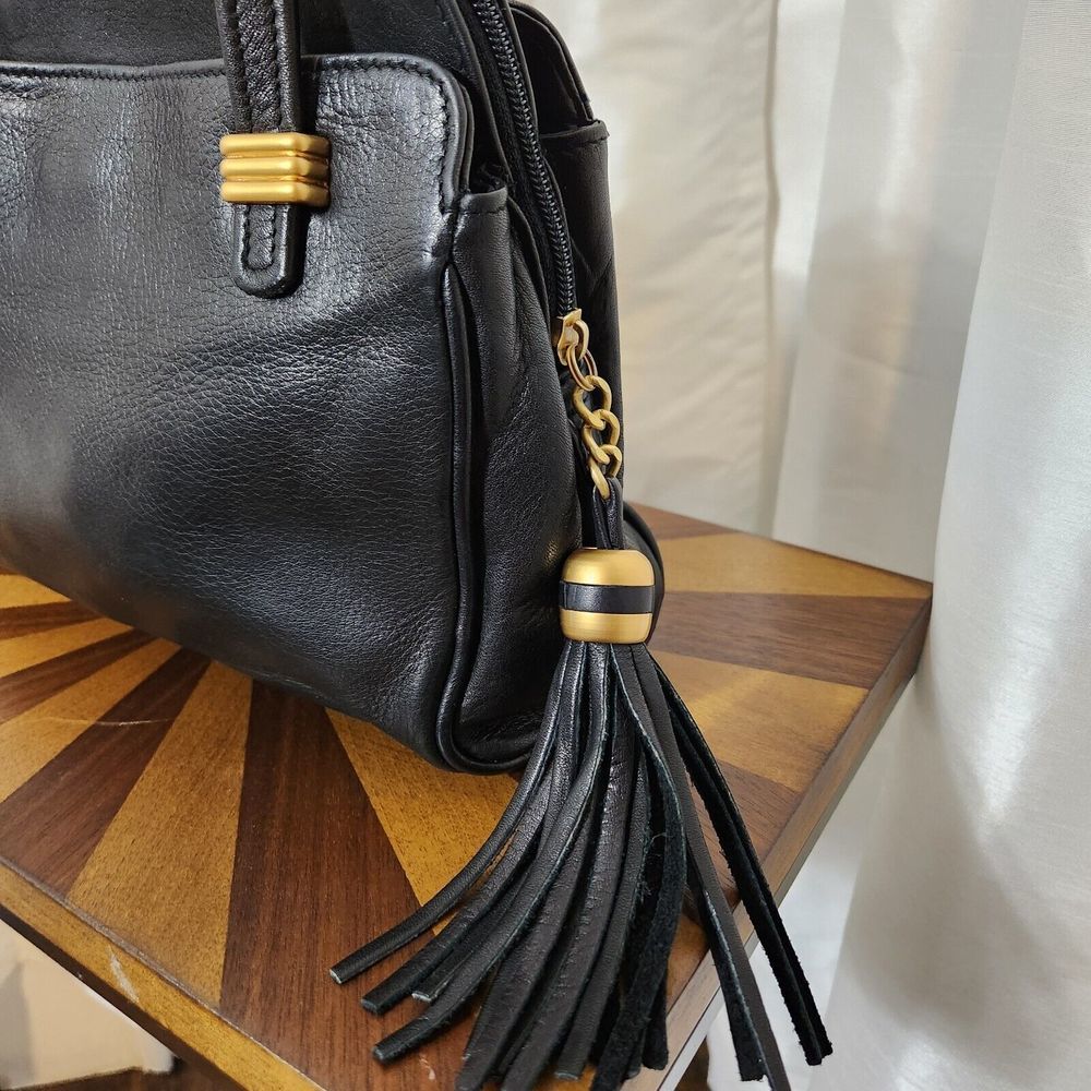 Vintage Tignanello Black Leather Purse Tassle Shoulder Strap Gold Hardware - Picture 2 of 13